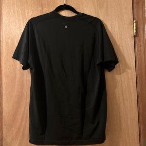 LULULEMON men’s t shirt